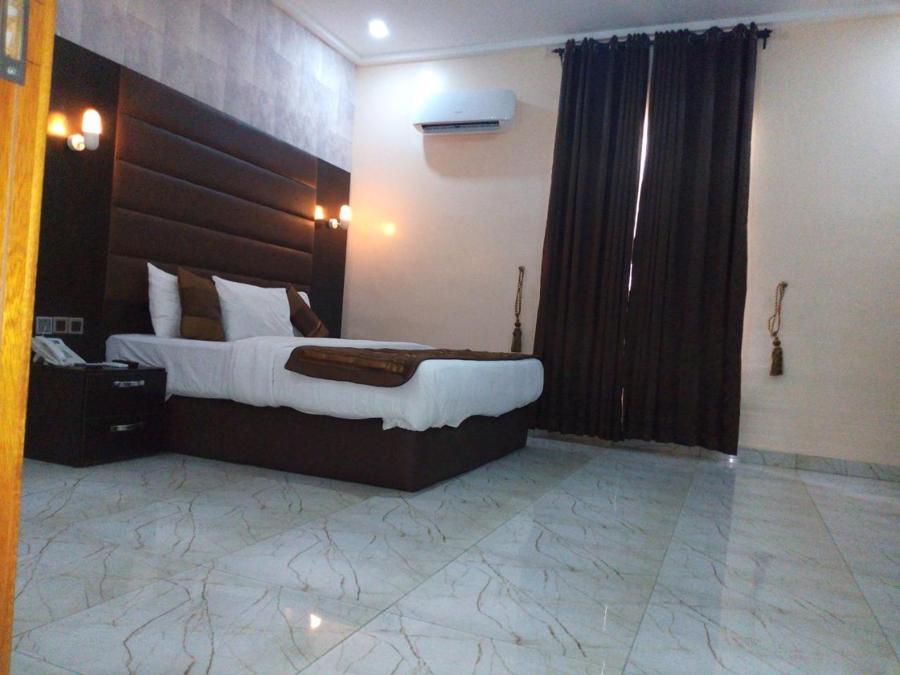 Bana Hotel & Suites Lagos Exteriér fotografie
