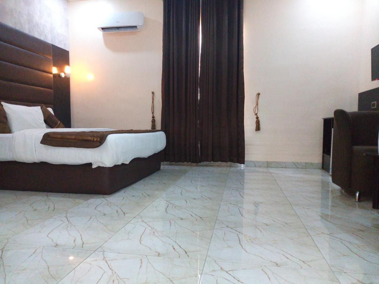 Bana Hotel & Suites Lagos Exteriér fotografie